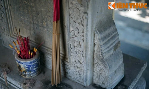 Giãi mã hai tấm bia đá cổ đặc biệt giữa Kinh thành Huế