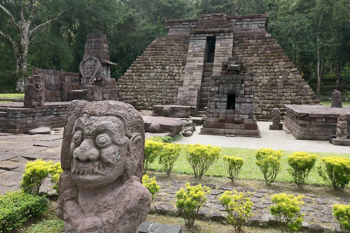 Kim tự tháp kỳ lạ khiến chuyên gia đau đầu ở Indonesia