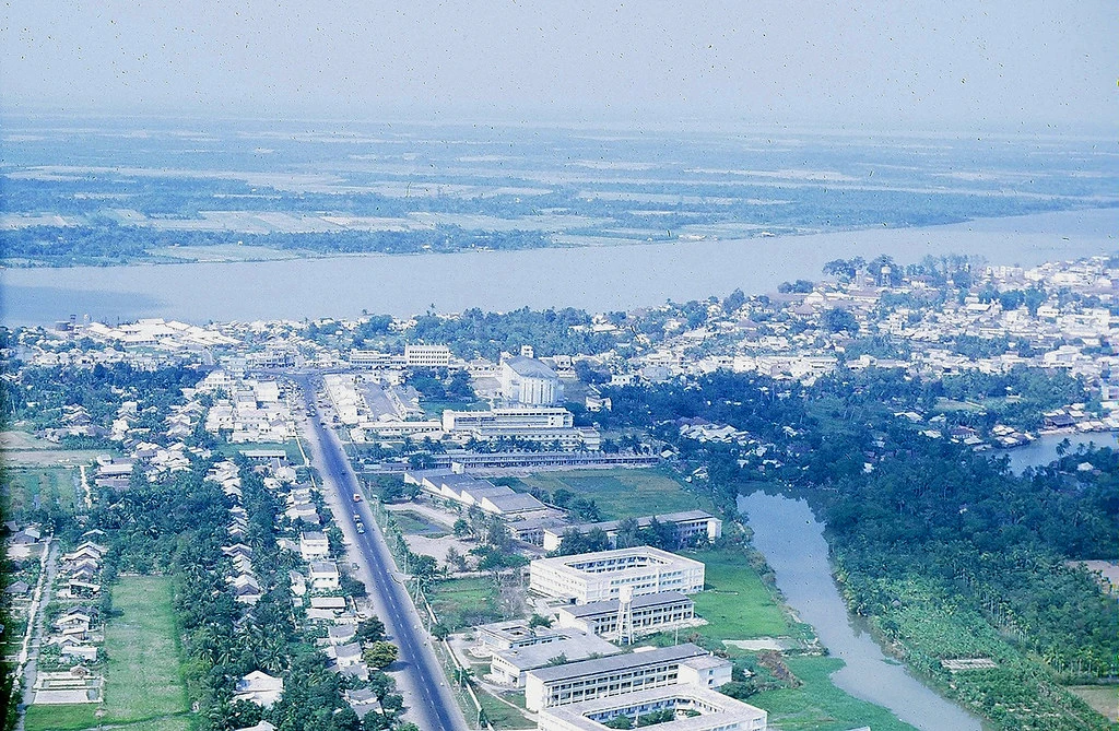 Loạt ảnh hiếm có về Vĩnh Long thập niên 1960 nhìn từ máy bay