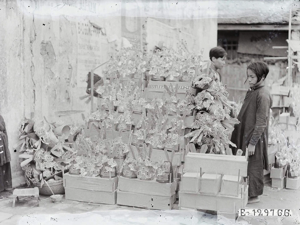 Ảnh gây thương nhớ về ngày Tết chợ Đồng Xuân thập niên 1920