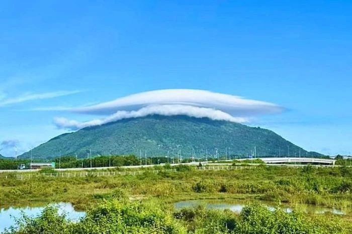 Giải mã hiện tượng mây hình đĩa bay xuất hiện ở Đồng Nai
