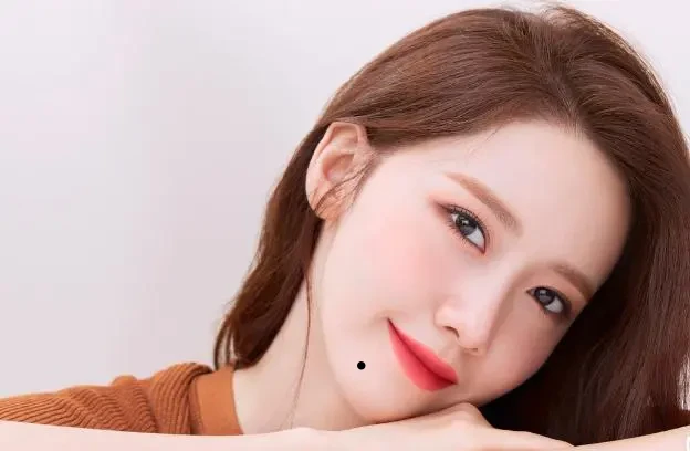 Nốt ruồi ở 5 vị trí này báo hiệu giàu có và sức khỏe tốt