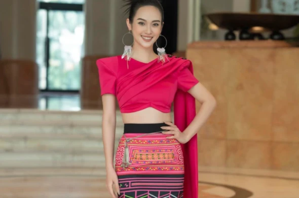 Cô gái Điện Biên mặc váy thổ cẩm thi hoa hậu