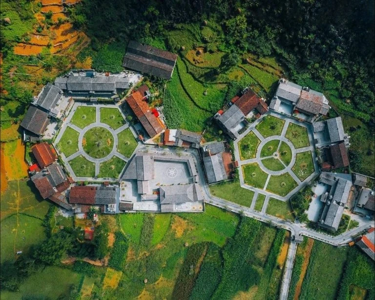 Khám phá ngôi làng H’Mông đẹp như phim trường ở Hà Giang