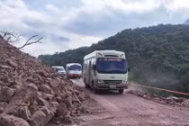 Thông xe đường lên cửa khẩu La Lay sau sự cố sạt lở đất