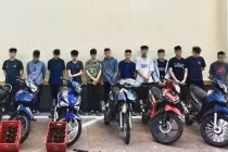 Khởi tố nhóm thanh niên truy đuổi, dùng vỏ chai bia tấn công người đi đường