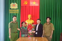 Nhặt được cọc tiền, thầy giáo ở Lâm Đồng tìm người trả lại