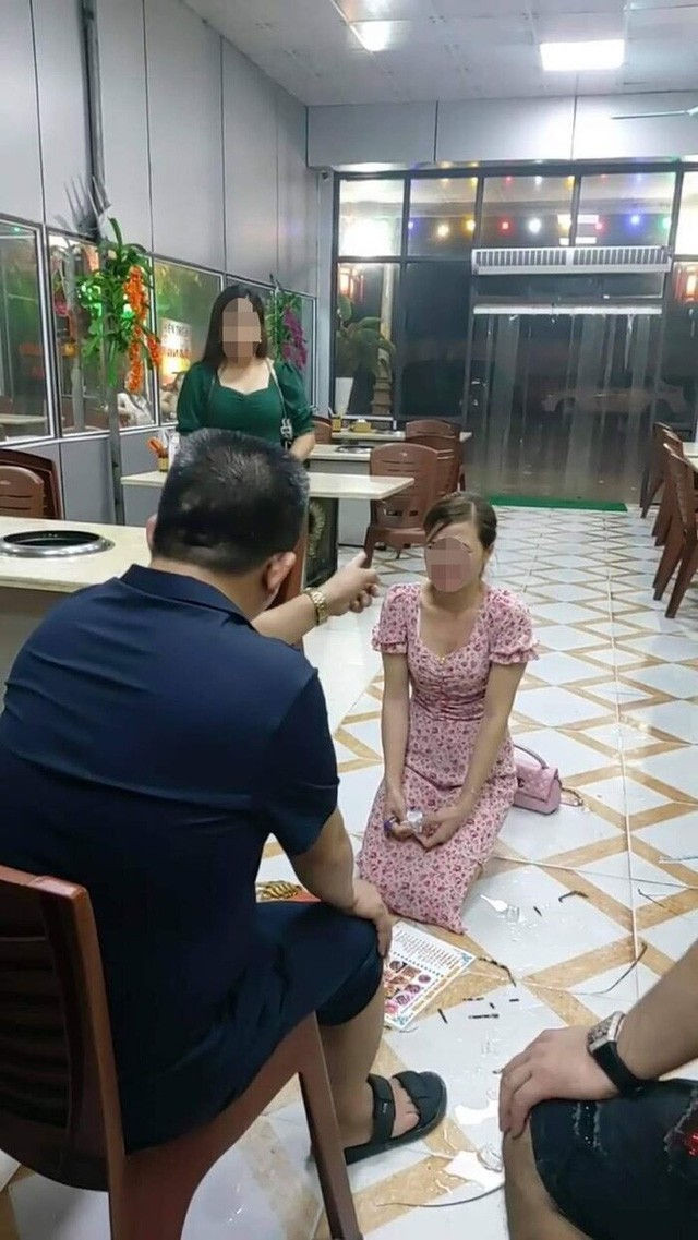 Lời khai của chủ quán nướng bắt cô gái quỳ xin lỗi vì chê đồ ăn - Ảnh 3. Lời khai của chủ quán nướng bắt cô gái quỳ xin lỗi vì chê đồ ăn - Ảnh 3.