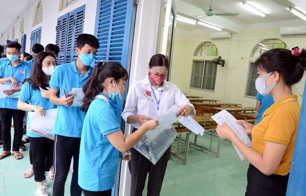 Bộ GD-ĐT tìm “phao” cứu thí sinh điểm cao trượt đại học hình ảnh 1 Bo GD-DT tim “phao” cuu thi sinh diem cao truot dai hoc hinh anh 1