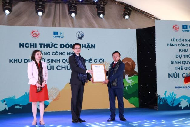 Tỉnh Ninh Thuận đón nhận bằng công nhận Khu dự trữ sinh quyển thế giới Núi Chúa. Ảnh: Duy Quân. tinh-ninh-thuan-don-nhan-bang-cong-nhan-khu-du-tru-sinh-quyen-the-gioi-nui-chua-anh-duy-quan.jpg