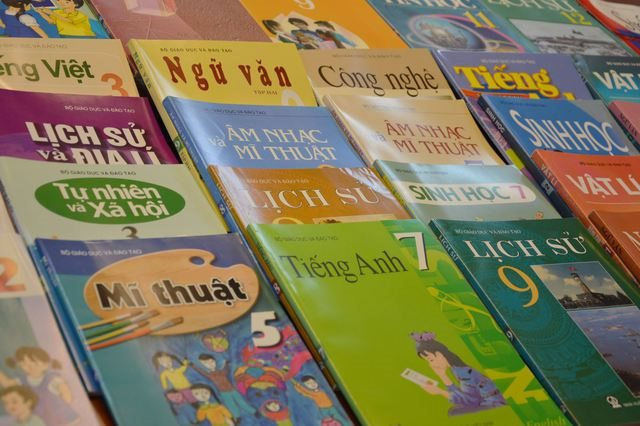 Thanh tra, hoàn thiện việc biên soạn sách giáo khoa ảnh 1 sachgiaokhoa.jpg