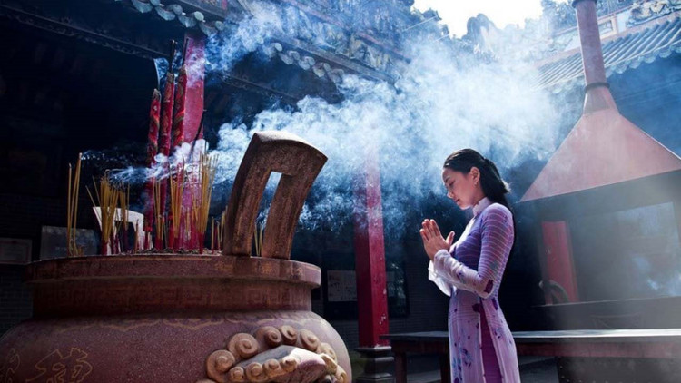 Lễ chùa đầu năm là nét đẹp văn hóa của người Việt, cũng là hướng xuất hành tốt le-chua.jpg