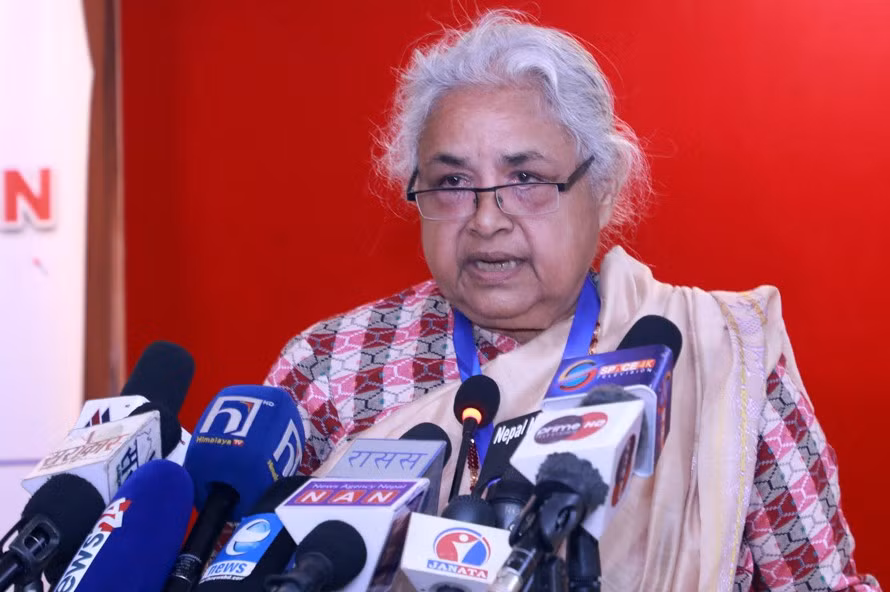 Bà là nữ Chánh án Tòa án Tối cao Nepal đầu tiên, đảm nhiệm chức vụ này từ tháng 7/2016 đến tháng 6/2017. Bà đã áp dụng chính sách không khoan nhượng đối với nạn tham nhũng trong nhiệm kỳ của mình. Ảnh: epardafas.