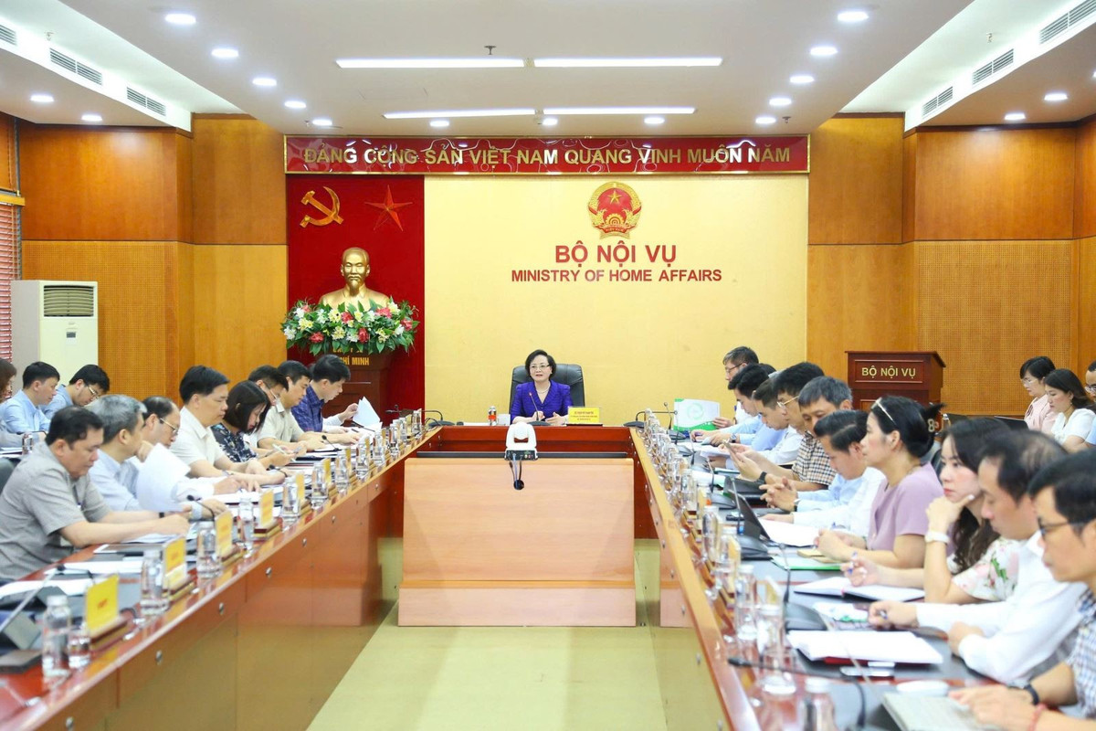 Bộ trưởng Bộ Nội vụ Phạm Thị Thanh Trà yêu cầu các đơn vị cần tiếp tục đẩy nhanh tiến độ xây dựng các cơ sở dữ liệu quốc gia, chuyên ngành Bộ Nội vụ.