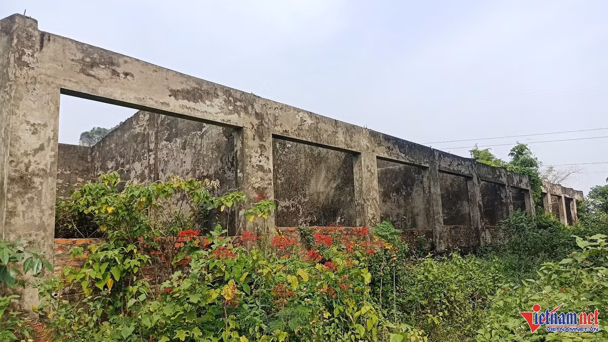 Cảnh hoang phế tại một dự án từng được kỳ vọng tạo công ăn việc làm cho người dân địa phương.