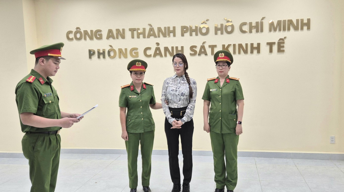 Diễn viên Trương Ngọc Ánh tại Cơ quan công an TPHCM. Ảnh C.A