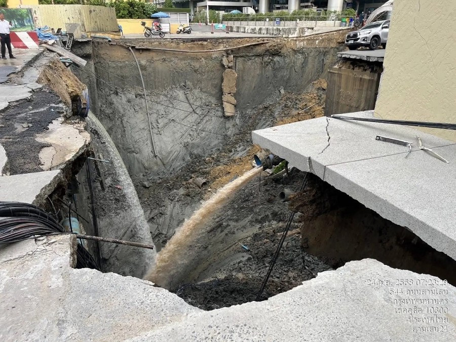 Được biết, nhân viên y tế, bệnh nhân và người dân xung quanh bệnh viện đã phải tạm thời sơ tán khi mặt đất quanh hố sụt tiếp tục có dấu hiệu lún xuống. Ảnh: The Nation.