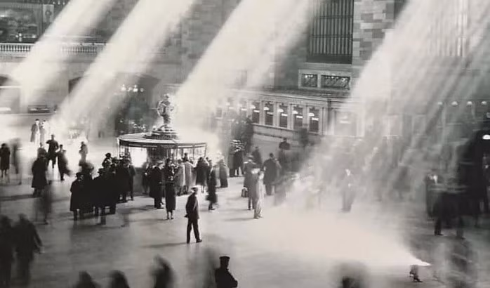 Bên trong Nhà ga Grand Central, thành phố New York, Mỹ, năm 1929.