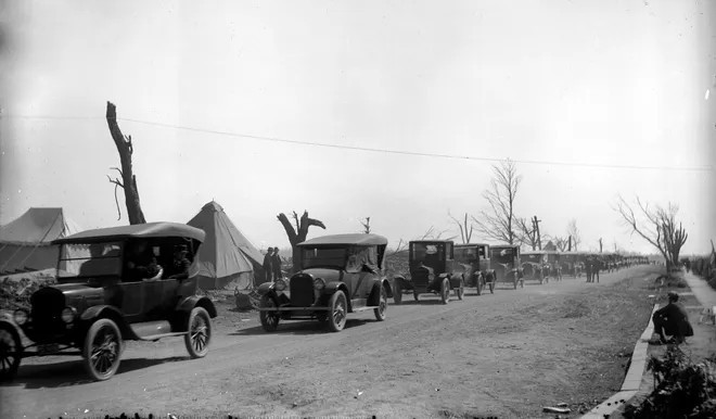 Theo Bored Panda, trận lốc xoáy năm 1925 gây thiệt hại 16,5 triệu USD, tương đương gần 3 tỷ USD ngày nay.