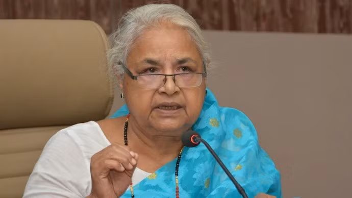 Bà là thành viên của Ủy ban Soạn thảo Hiến pháp năm 2006 và được bổ nhiệm làm Thẩm phán Tòa án Tối cao lâm thời vào năm 2009, rồi trở thành thẩm phán chính thức vào năm sau. Ảnh: IT.