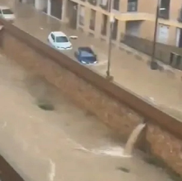 Thị trấn Tarazona ở Zaragoza chứng kiến lượng mưa hơn 100 mm chỉ trong một giờ vào ngày 11/7. Ảnh: X.