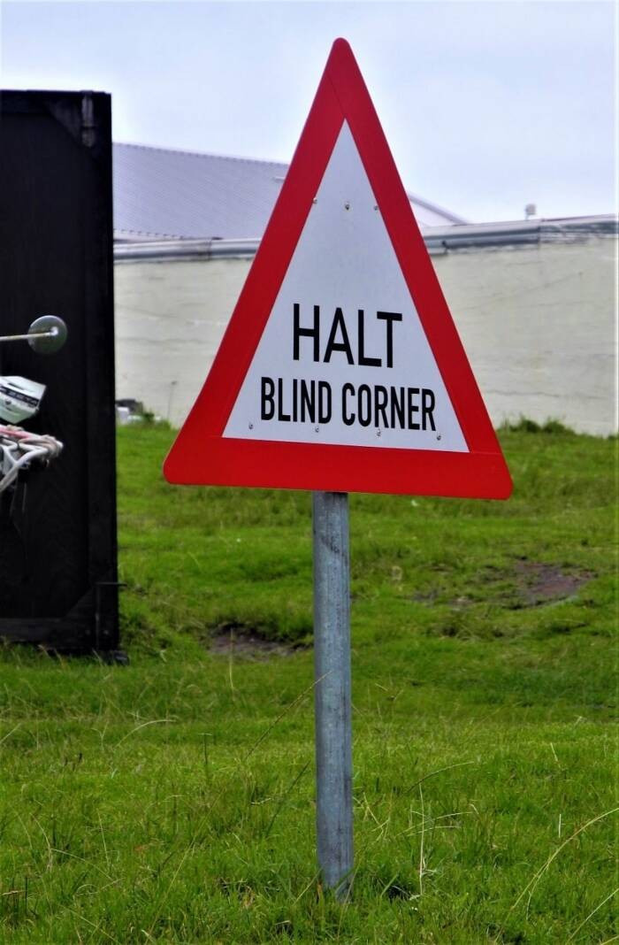 Biển báo giao thông duy nhất ở khu Edinburgh of the Seven Seas.