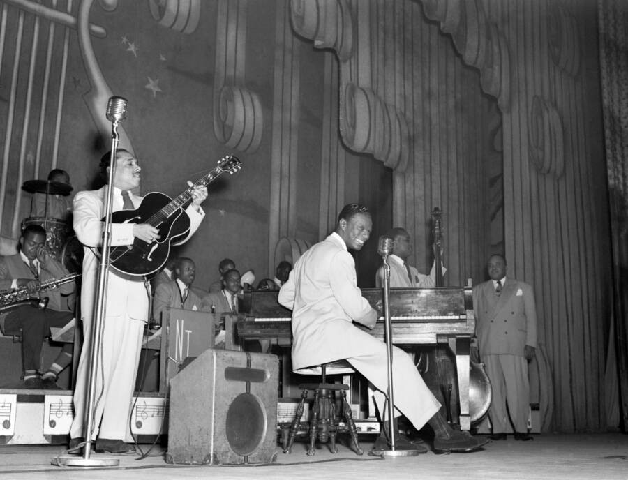 Nghệ sĩ biểu diễn tại Nhà hát Apollo vào những năm 1950.