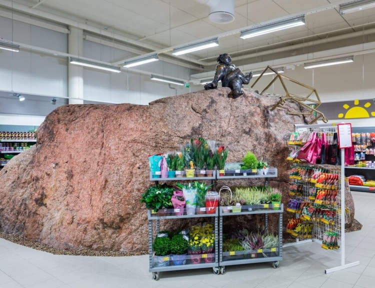 Hòn đá thậm chí được sử dụng để làm nơi trưng bày cho các tác phẩm nghệ thuật,...Ảnh: Nordecon.