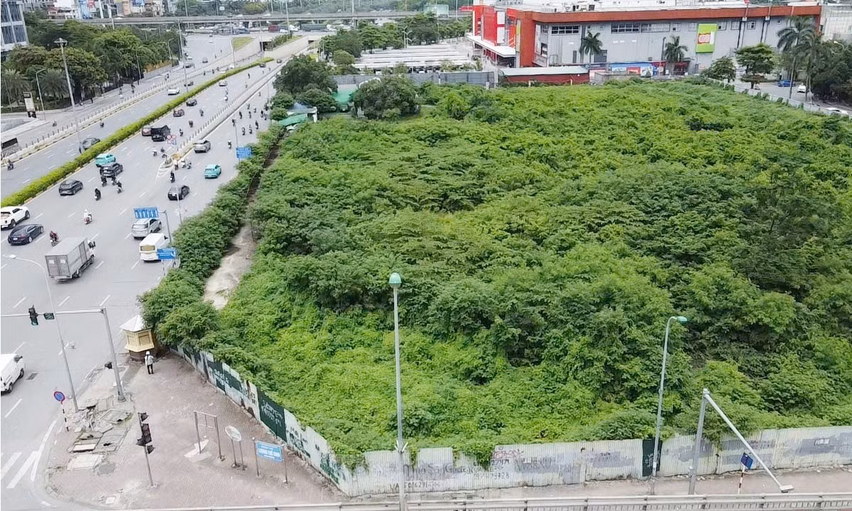 Năm 2013, dự án này được Sở Xây dựng Hà Nội cấp giấy phép quy hoạch. Theo đó, công trình được cấp phép cao 34 tầng và chiều cao tối đa 150m. Dự án có tổng vốn đầu tư khoảng 3.800 tỷ đồng.