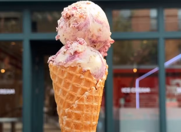 Thành phố New York không thiếu những luật lệ kỳ lạ. Một trong số đó là bạn không được phép để kem ốc quế trong túi quần vào ngày Chủ nhật ở thành phố New York.