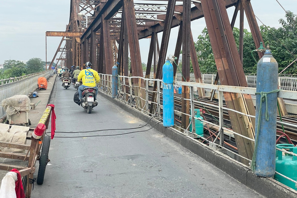 Nhiều bình khí, bình ga xuất hiện trên công trường.