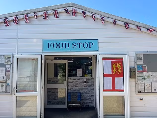 Một siêu thị nhỏ trên đảo.