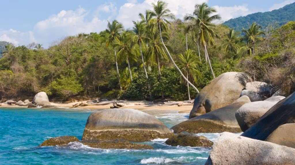 Colombia là quốc gia duy nhất ở Nam Mỹ có đường bờ biển giáp cả Biển Caribe và Thái Bình Dương. Vị trí địa lý độc đáo này mang đến cho Colombia sự đa dạng về cảnh quan, hệ sinh thái,...