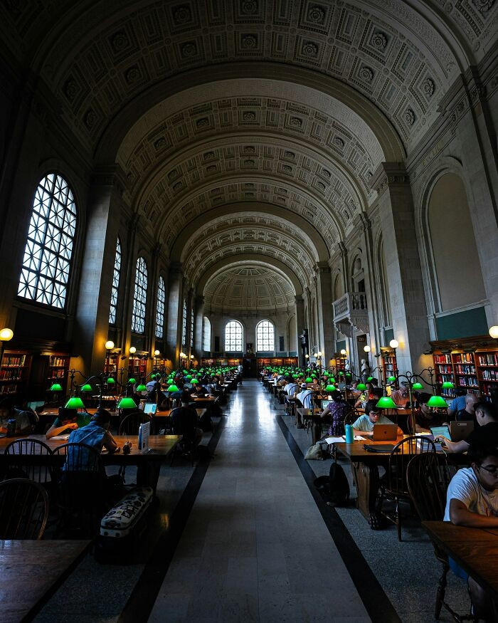 Thư viện công cộng Boston ở Boston, Mỹ.