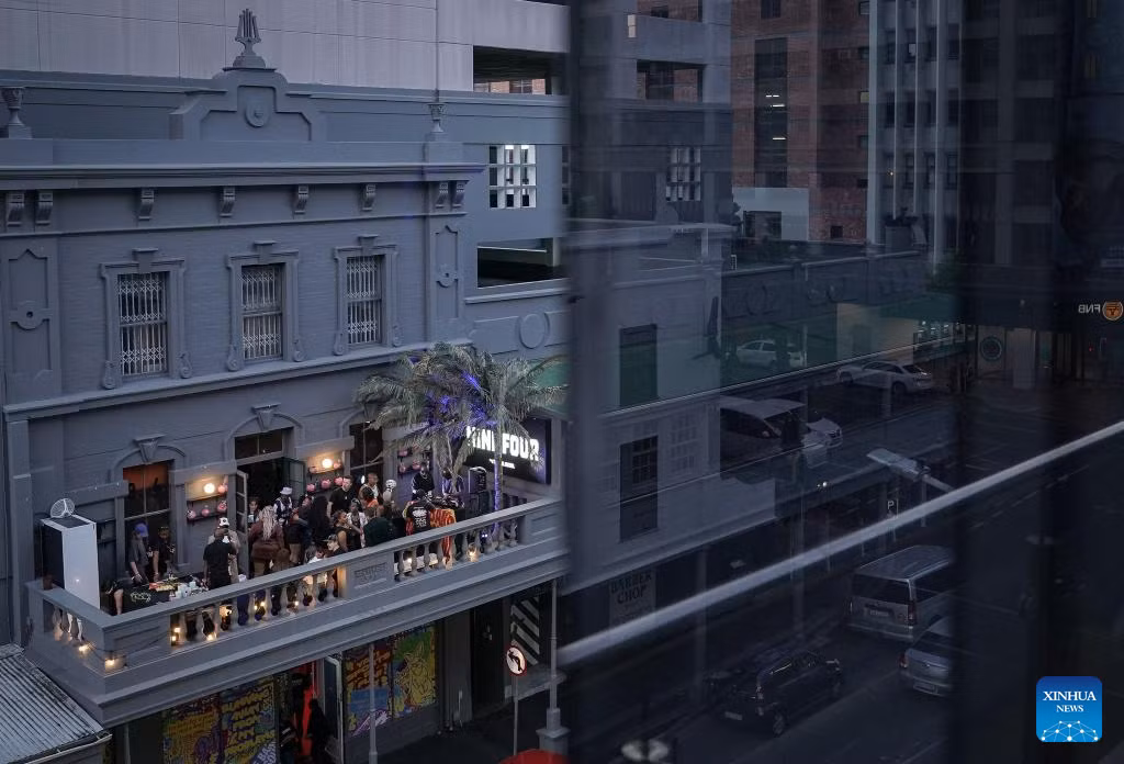 Cape Town là thành phố đông dân thứ hai ở Nam Phi. Đây là một trong những địa điểm du lịch hấp dẫn nhất tại đất nước này.