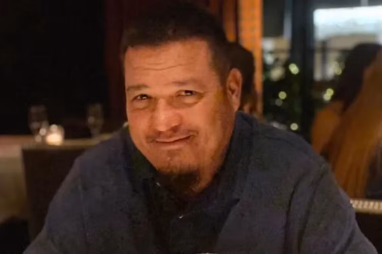 Trước đó, một công nhân xây dựng khác tử vong do bị chôn vùi dưới lớp đất sâu khi một con hào ở Arizona, Mỹ, bị sập hôm 28/7. Nạn nhân là Ronald Andrew Baquera Jr. (ảnh), 44 tuổi, đang làm việc tại một công trường ở Goodyear thì mặt đất đột nhiên sụp xuống. Các công nhân đã cố gắng hết sức để giải cứu Andrew nhưng không thành công. Ảnh: GoFundMe.