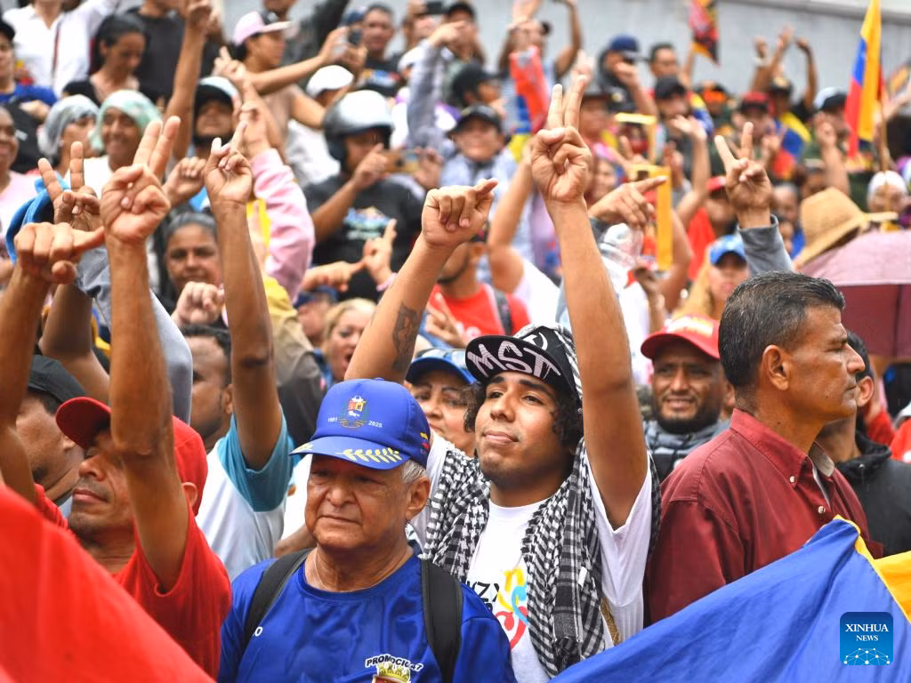 Jorge Arreaza, hiệu trưởng một trường đại học ở Venezuela, kêu gọi người biểu tình hãy tin tưởng vào các nhà lãnh đạo của họ và bỏ qua những tin đồn và thông tin sai lệch.