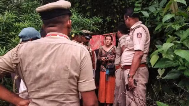 Người phụ nữ Nga chia sẻ thêm hai con gái của cô đều khỏe mạnh, vui vẻ, được chăm sóc tốt trong suốt thời gian ở trong hang. Ảnh: PTI.