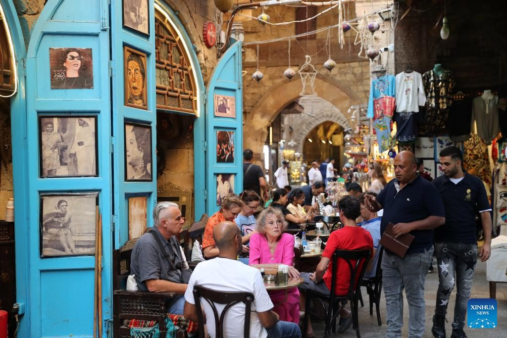 Theo Tân Hoa Xã, khu chợ cổ Khan el-Khalili được coi là một trong những điểm thu hút khách du lịch nổi tiếng nhất ở Ai Cập. (Nguồn ảnh: Xinhua News)