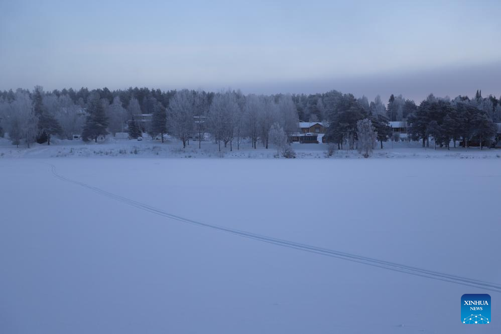 Khung cảnh sông Kemijoki đóng băng ở Rovaniemi vì thời tiết lạnh giá.