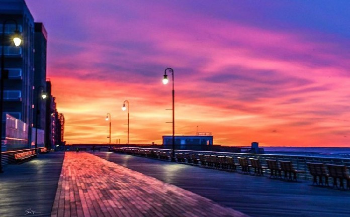 Thành phố New York là nơi "sản sinh" ra những nghệ sĩ làm thay đổi nghệ thuật hiện đại. Từ những năm 1940 trở đi, sự cởi mở và năng lượng sáng tạo của thành phố đã giúp định hình các phong trào, định nghĩa lại cách thức tạo ra và hiểu nghệ thuật.