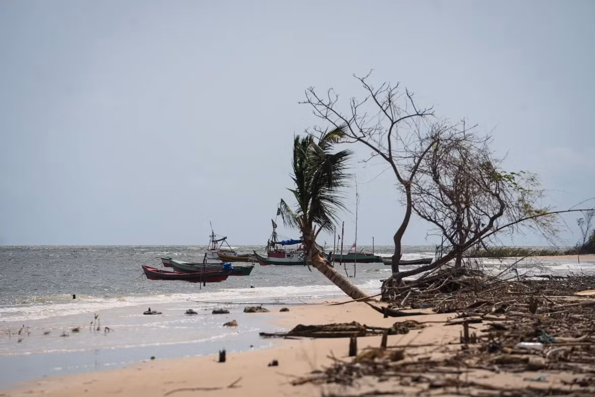 Mặc dù đánh bắt cá vẫn là sinh kế chính, ẩm thực địa phương và du lịch mang lại nguồn thu nhập bổ sung cho người dân. Tuy nhiên, thủy triều dâng cao và tình trạng xói mòn đang đe dọa sự tồn tại của họ.