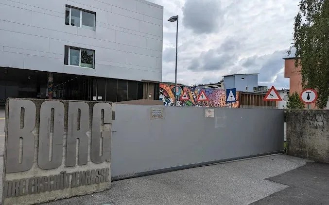 Hiện, các nhà chức trách đang mở cuộc điều tra vụ việc. Ảnh: Telegraph.