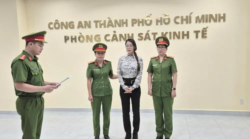 Bà Trương Ngọc Ánh bị khởi tố, bắt tạm giam. Ảnh: CA Bà Trương Ngọc Ánh bị khởi tố, bắt tạm giam. Ảnh: CA