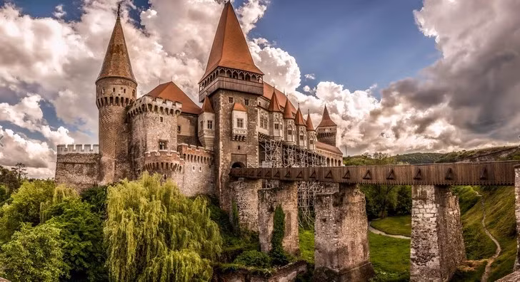 Lâu đài Corvin.