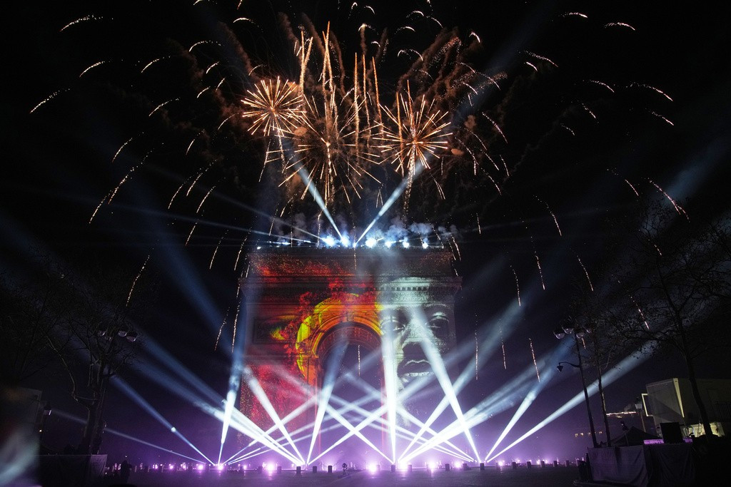 View - Khoảnh khắc khó quên trong 'đại tiệc' pháo hoa đón năm mới ở Châu Âu | Báo Tri thức và Cuộc sống - TIN TỨC PHỔ BIẾN KIẾN THỨC 24H