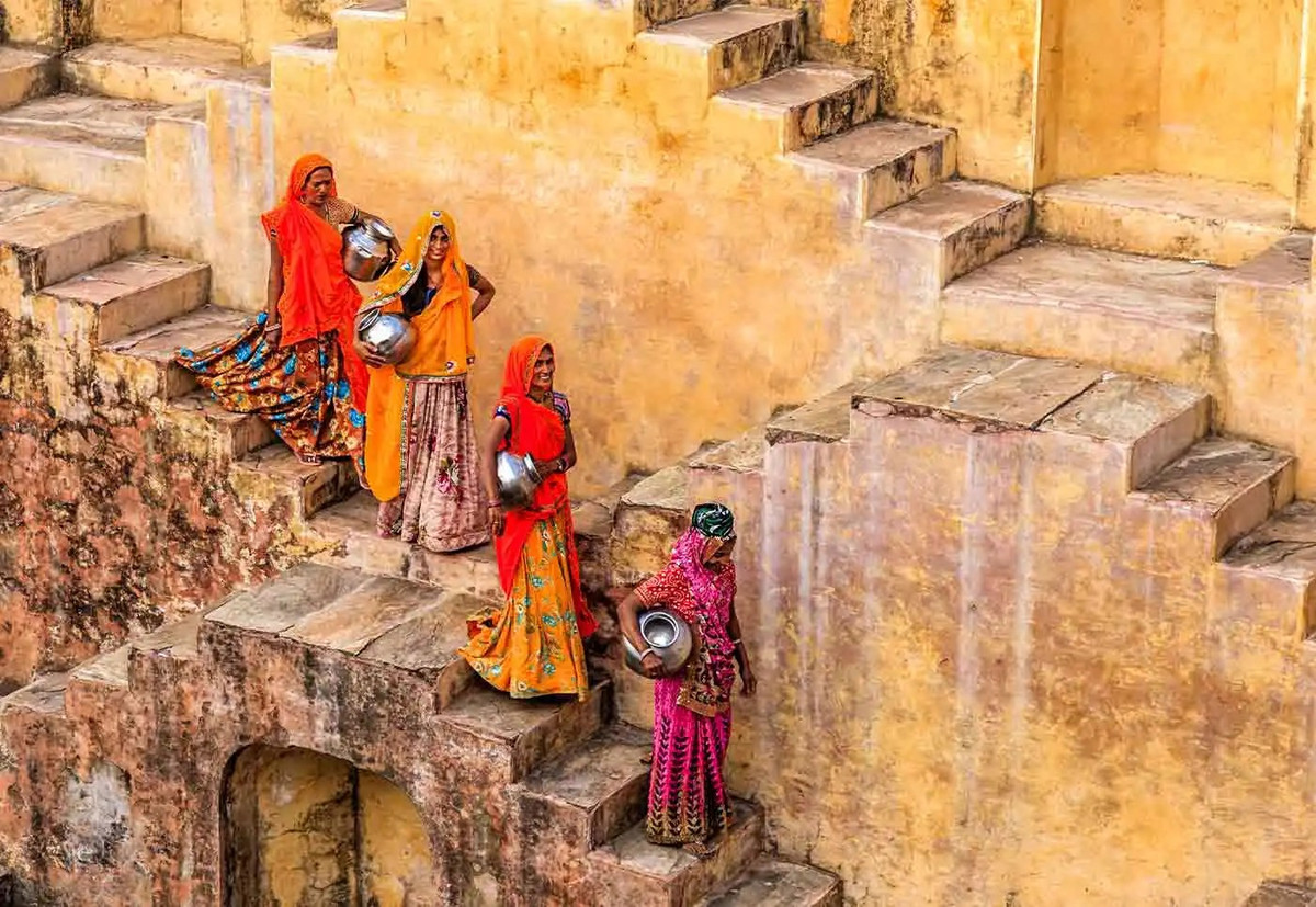 Theo Transfergo, Ấn Độ có 22 ngôn ngữ được công nhận chính thức. Một số ngôn ngữ được sử dụng rộng rãi tại nước này gồm tiếng Hindi, Anh, Tamil, Bengali, Urdu,...Ảnh: TG.