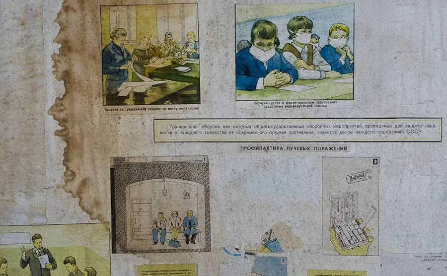 Hình hướng dẫn những việc mọi người ở bệnh viện nên làm trong trường hợp khẩn cấp. Ảnh: Phòng trưng bày Chernobyl.