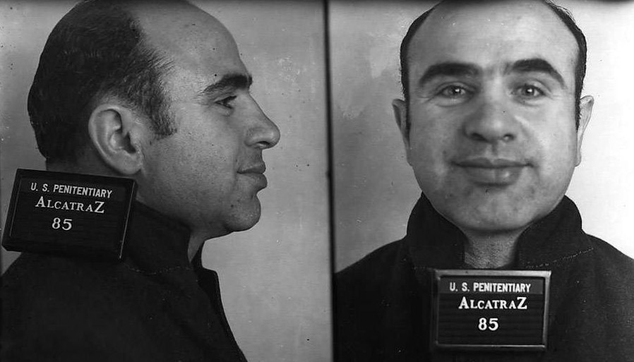Ảnh chụp tội phạm Al Capone tại nhà tù Alcatraz vào năm 1934. Ảnh: Getty.