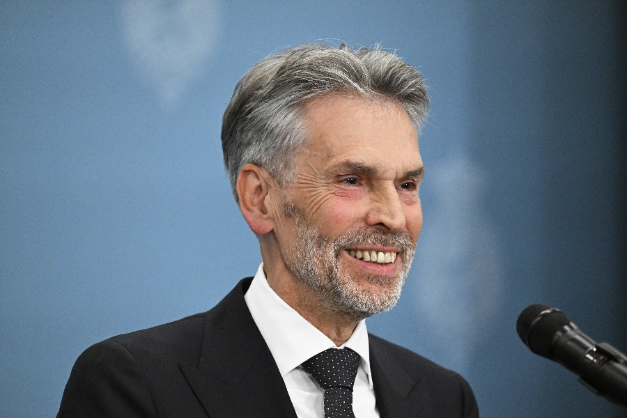 Ông Schoof từng giữ nhiều chức vụ cấp cao trong lĩnh vực an ninh, được bổ nhiệm làm Giám đốc điều hành của Cơ quan Di trú và Nhập tịch (IND) vào năm 1999. Ảnh: BNR.